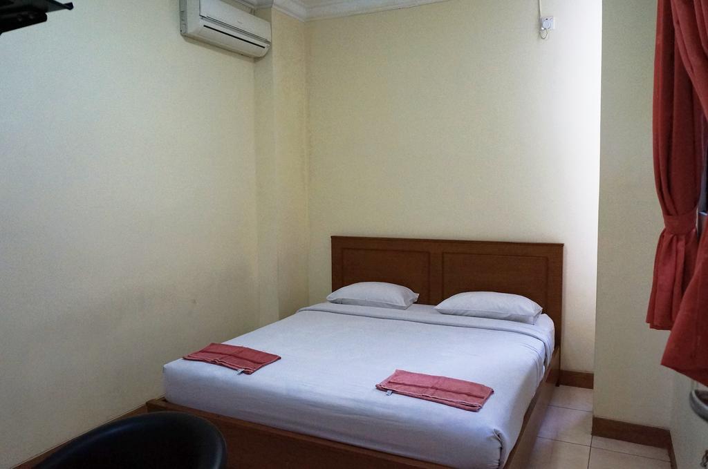 Jesnic Hotel Padang  Room photo
