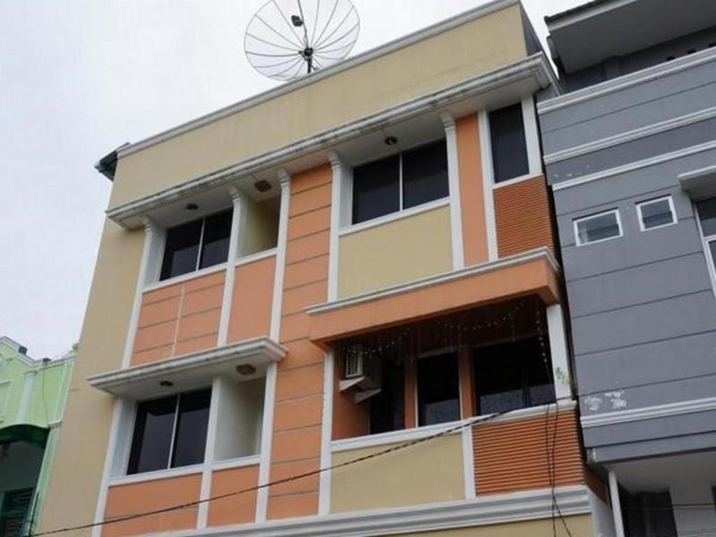Jesnic Hotel Padang  Exterior photo